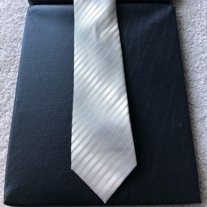 Kenneth Cole Gold Tie